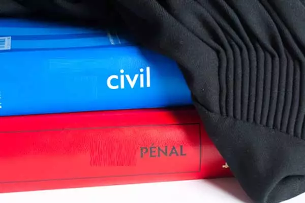 reclamar per la via civil o pel penal